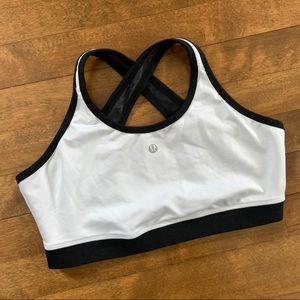 Lululemon wht/blk sports bra cross straps keyhole